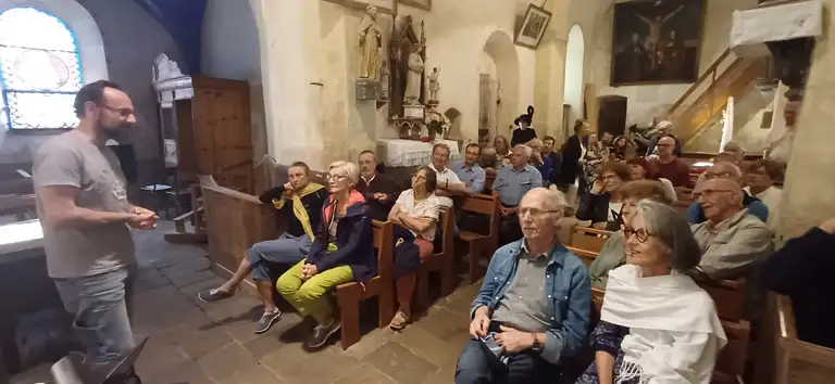 présentation de la projection du film Dans l'herbe des trois vallées - juin 2024